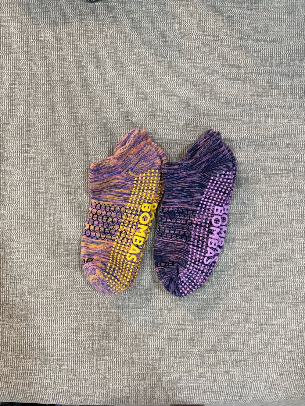 Bombas No-Show Grip Socks in Purple and Yellow Mix size m